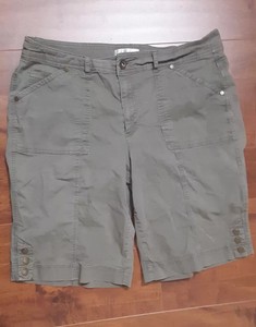 Christopher-amp-Banks-Bermuda-Shorts-Olive-Green-Stretch-Women-039-s-Size-14