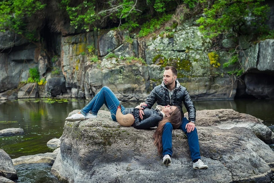 Elegante Bolso Bota Artesanal de Cuero de Cabra - Solución de Hidratación atemporal de 1 Litro Foto 4 de 4
