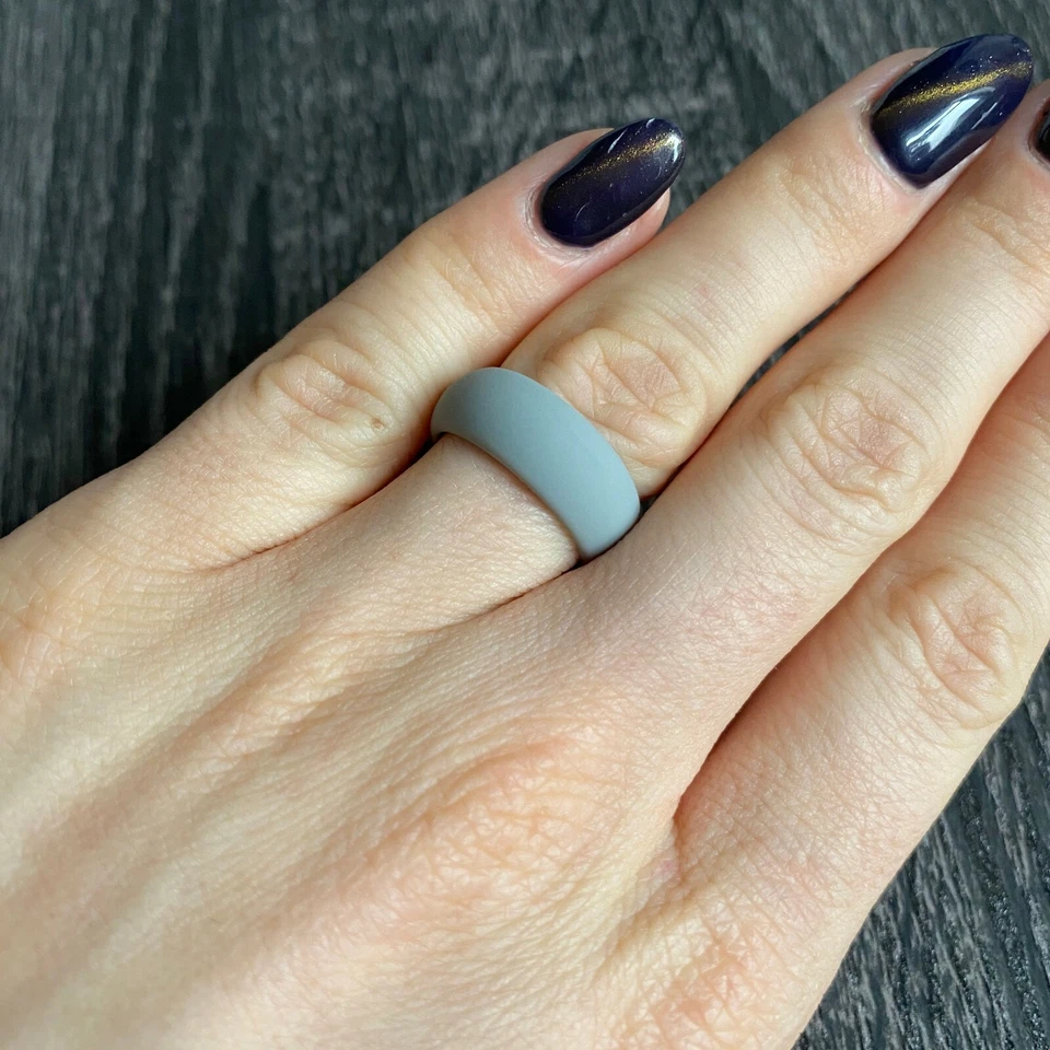 Anillos de silicona para hombre, alianzas de boda individuales de goma de silicona, deportes de seguridad suaves Foto 3 de 4