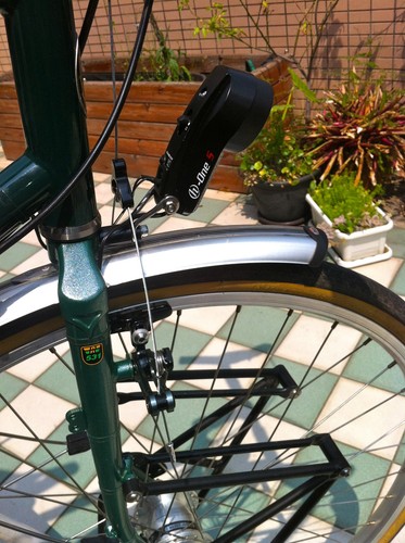 IDC Stout dynohub (hub dynamo) 700c front wheel 36h (silver) - Picture 7 of 11