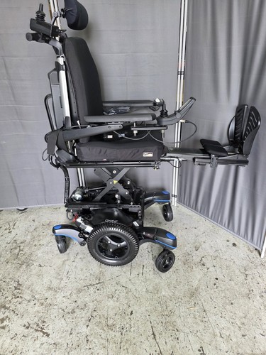 Quickie Q700M Wheelchair, with Power SEAT LIFT,Tilt,Leg,Recline  - Picture 1 of 14