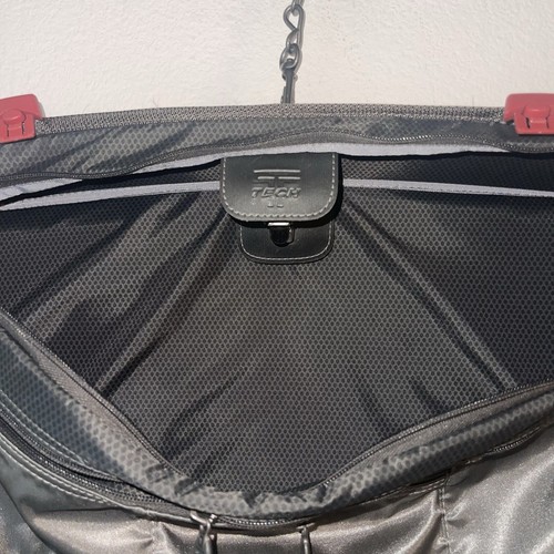 Tumi Black Tri-Fold Nylon Travel Garment Bag Suit Bag - Picture 12 of 12
