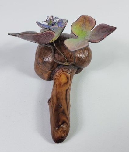Escultura de flores de cobre y madera de burlwood esmaltada Norman Brumm firmada de colección como está - Imagen 4 de 7