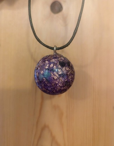 Colgante Orgonita: Collar Púrpura para Prosperidad y Paz Interior - Imagen 2 de 6
