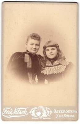 Photograph Ferd. Nitsch, Osterode/Resin, New Street, Mother with Child 