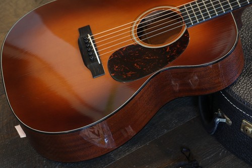 2015 Martin OM-18 Custom Authentic 1933 Acoustic Guitar Sunburst + OHSC - Picture 6 of 23