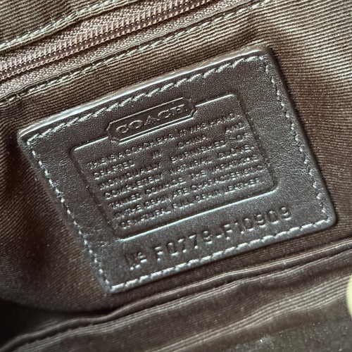 Bolso de Mano COACH Pequeño Vintage Tostado y Marrón Bloques de Color Cuero Imán Bucle - Imagen 10 de 11