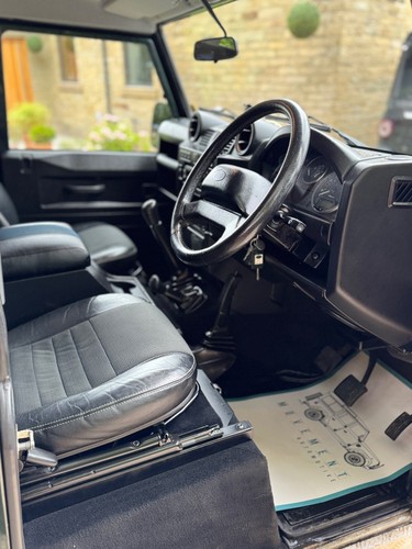 2010 10 Land Rover Defender 90 2.4 TDCi XS Station Wagon 4WD SWB Euro 4 3dr - Picture 16 of 24