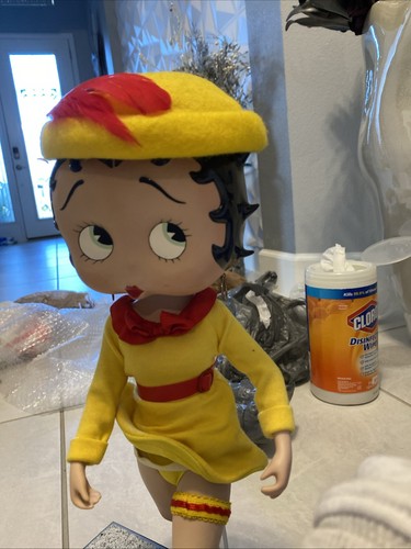 Betty Boop 1995 Shopping Spree 13" Danbury Mint Porcelain Doll - Picture 6 of 6