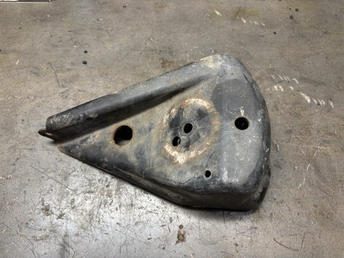 Volvo 9141000 Rear Engine Mount Protecting Plate P80 850 S70 V70 C70 - Bild 1 von 3