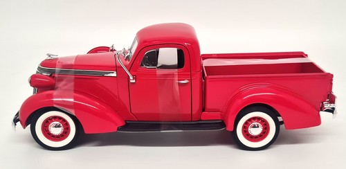 Signature 1/18 Studebaker Coupe Express Pick Up Red '37 Diecast Scale Model Car - Picture 5 of 7