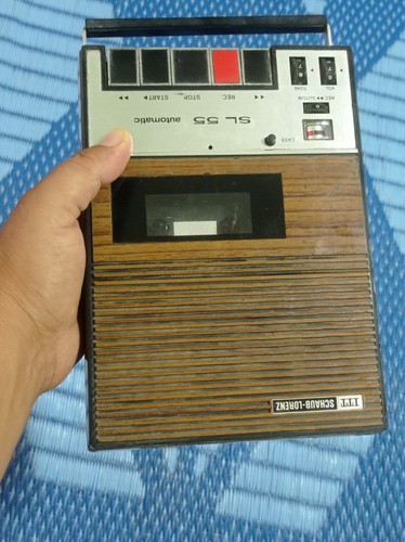 registratore e lettore cassette portatile, automatico anni 70, made in Germany. no funzionante - Foto 1 di 18