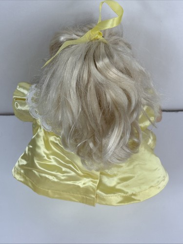 Vestido amarillo vintage Cabbage Patch niños seda de maíz rubio ojos azules lengua fuera hoyuelos - Imagen 8 de 13