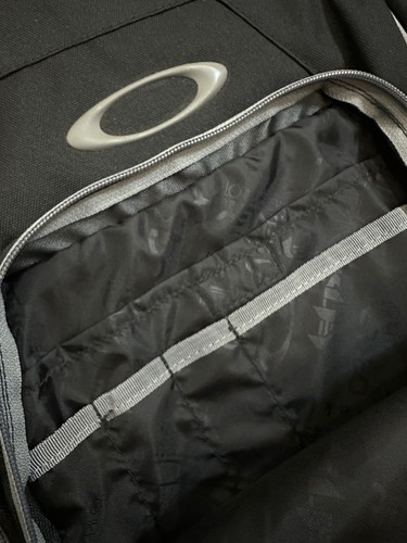Mochila Oakley Peak Load Pack 25L bolsa con compartimento para computadora portátil en negro - Imagen 4 de 5