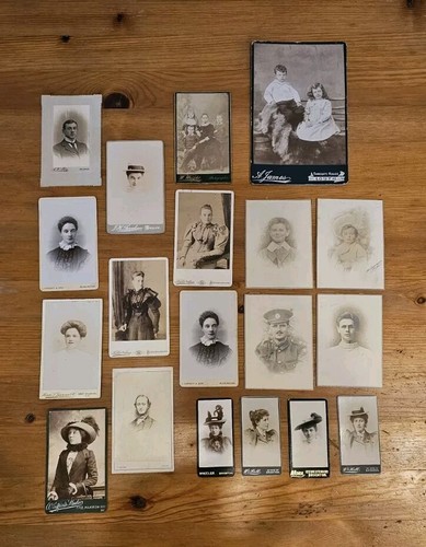 Satz alter VINTAGE Fotos schwarz-weiß PORTRAITBILDER UND POSTKARTEN Stck 19