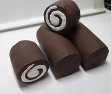  Drakes Yodel Faux Food  Desert ,Fake Bake, Prop,Décor Replica