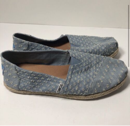 Toms Chambray blue slip ons. Size 7. In good condition.