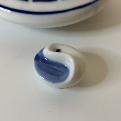Antique Chinese Qing Dynasty Yongzheng Blue White Porcelain Teapot Marked - Picture 4 of 9