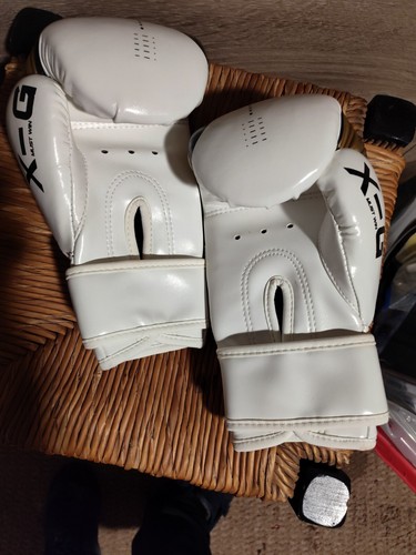 WSD Boxing Fighting Gloves Women/Children - Picture 2 of 3