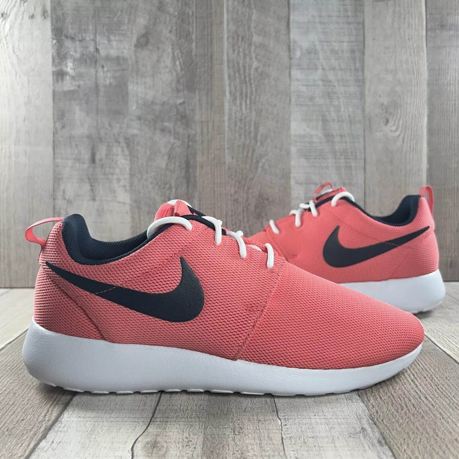 Nike Roshe One Sea Coral Pink Obsidian White Sneakers 844994-801 Womens Size
