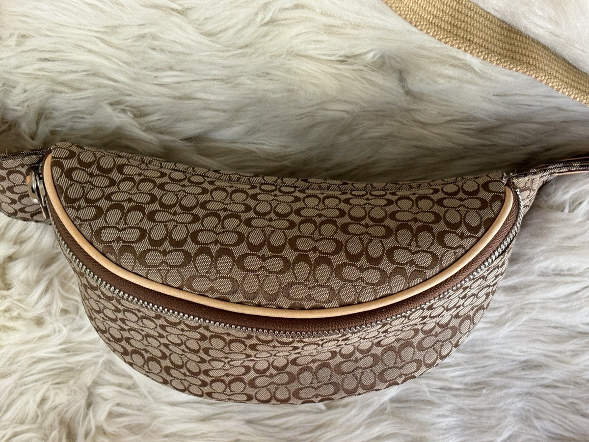 Authentic Beautiful rare COACH accessory pouch shoulder bag