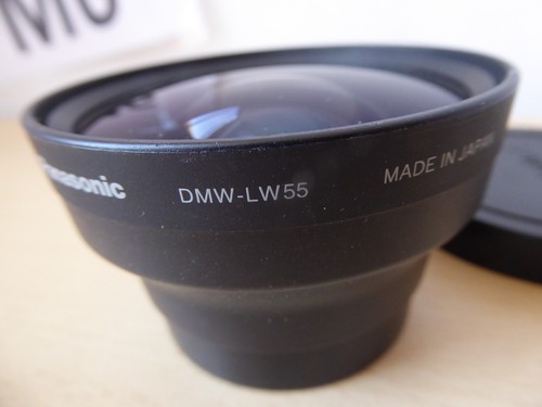 PANASONIC LUMIX DMW-LW55 0.7X WIDE CONVERSION LENS with front cap genuine - Picture 3 of 4