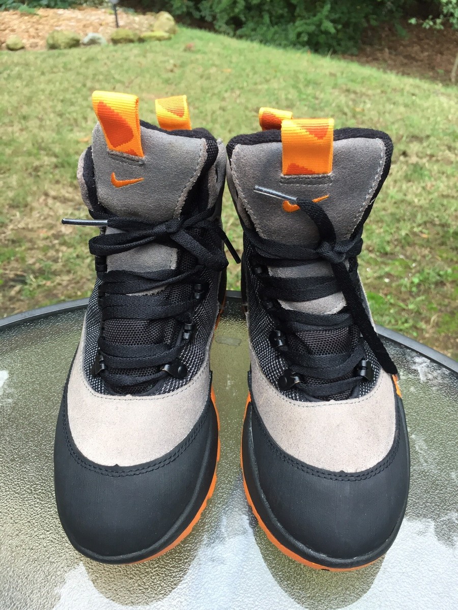 VINTAGE Nike ACG Size 4.5 Youth Winter Boots 159874 081 VINTAGE Nike ACG Size 4.5 Youth Winter Boots 159874 081