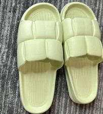 Womens 7.5/8 Slides Cloud Slippers Shower Shoes Non Slip Sandals Pale Green New