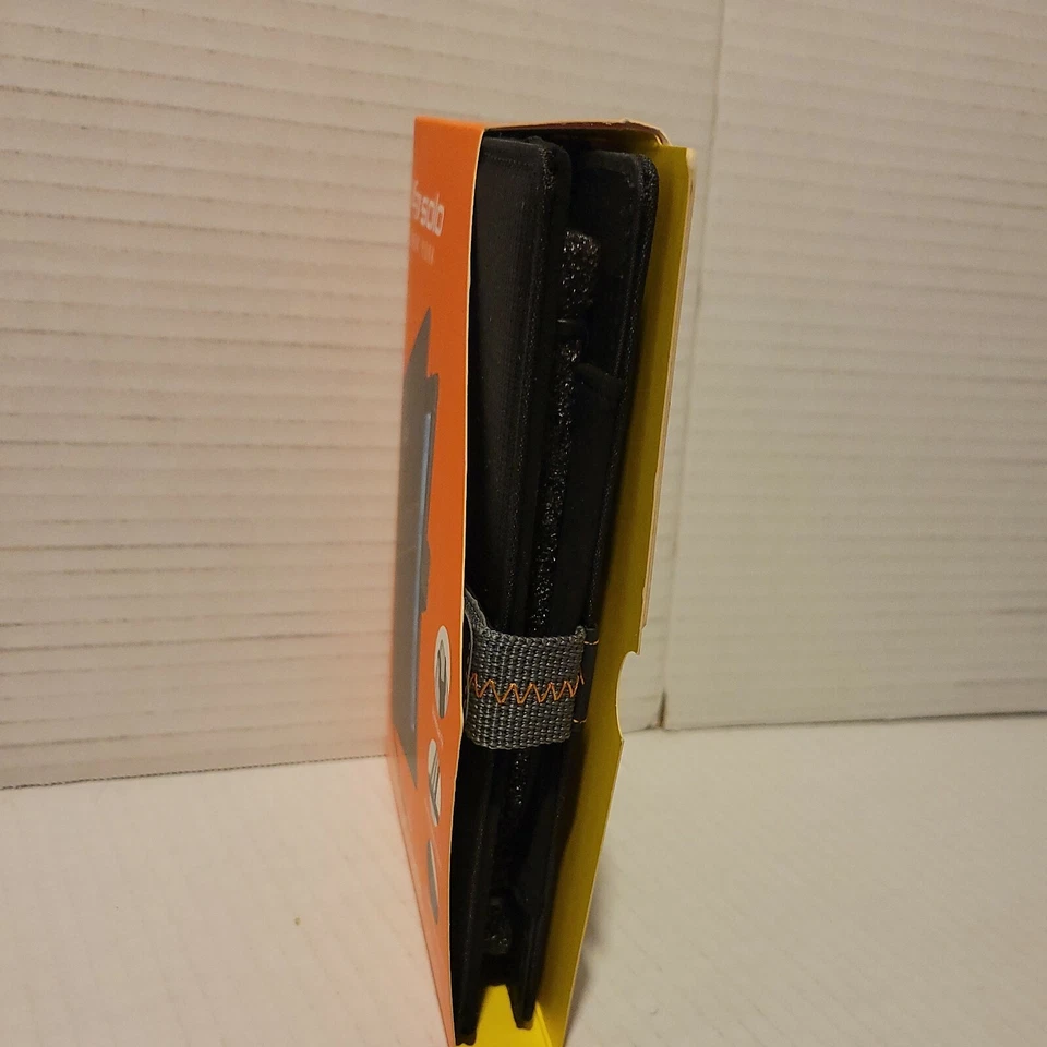 Universal iPad Minis / Samsung Tablet Case Black Color UBN2204 Solo NY Metro - Image 2 of 4