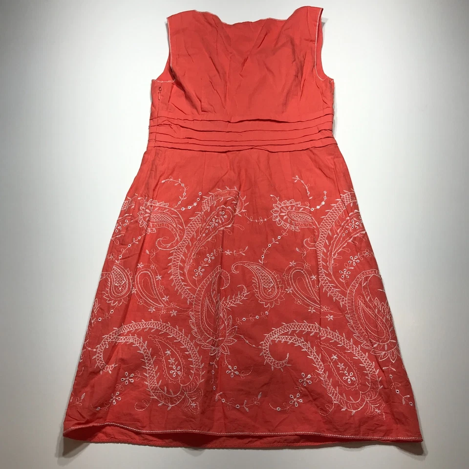 Studio M 连衣裙 6 码无袖佩斯利刺绣平纹交叉紧身衣 — 第 2/4 张图片