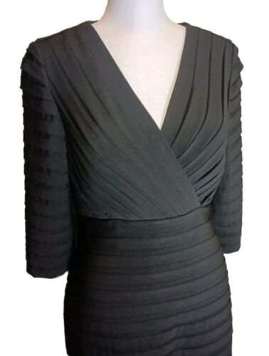 ADRIANNA PAPELL Women's 8 Shutter Pleated Sheath Party Dress 3/4 Sleeve V-neck - Picture 3 of 9