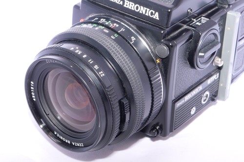 Bronica ETR-Si 645 Camera Kit w/40mm PE Lens, 3 Backs, Prism Finder - Picture 15 of 24