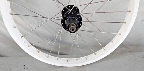 Bontrager 20" Rear Fat Bike Wheel 142OLW 6 Bolt Disc 406ISO BMX Kids Ships USA:) - Picture 7 of 13