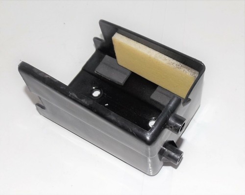 2008 UM / Hyosung Cruise V2C-250T : Battery Holder / Box (41541HG5104) {M1492} - Picture 2 of 4