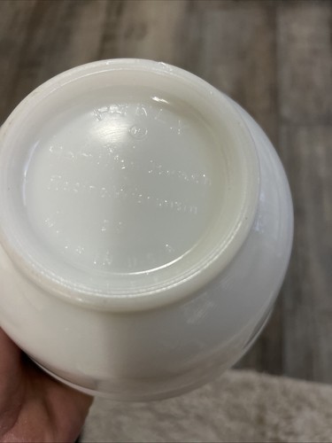 Vintage White Glass #13 Pyrex Hamilton Beach Mixing Bowl USA Racine Wisconsin  - Picture 8 of 8
