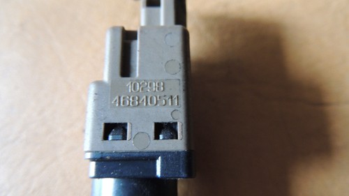 Fiat Stilo Clutch Switch 46840511 - Bild 3 von 3