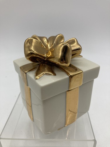 Mikasa Fine Porcelain Holiday Elegance Gift Box Trinket Jewelry Present Box 3.5” - Picture 3 of 6