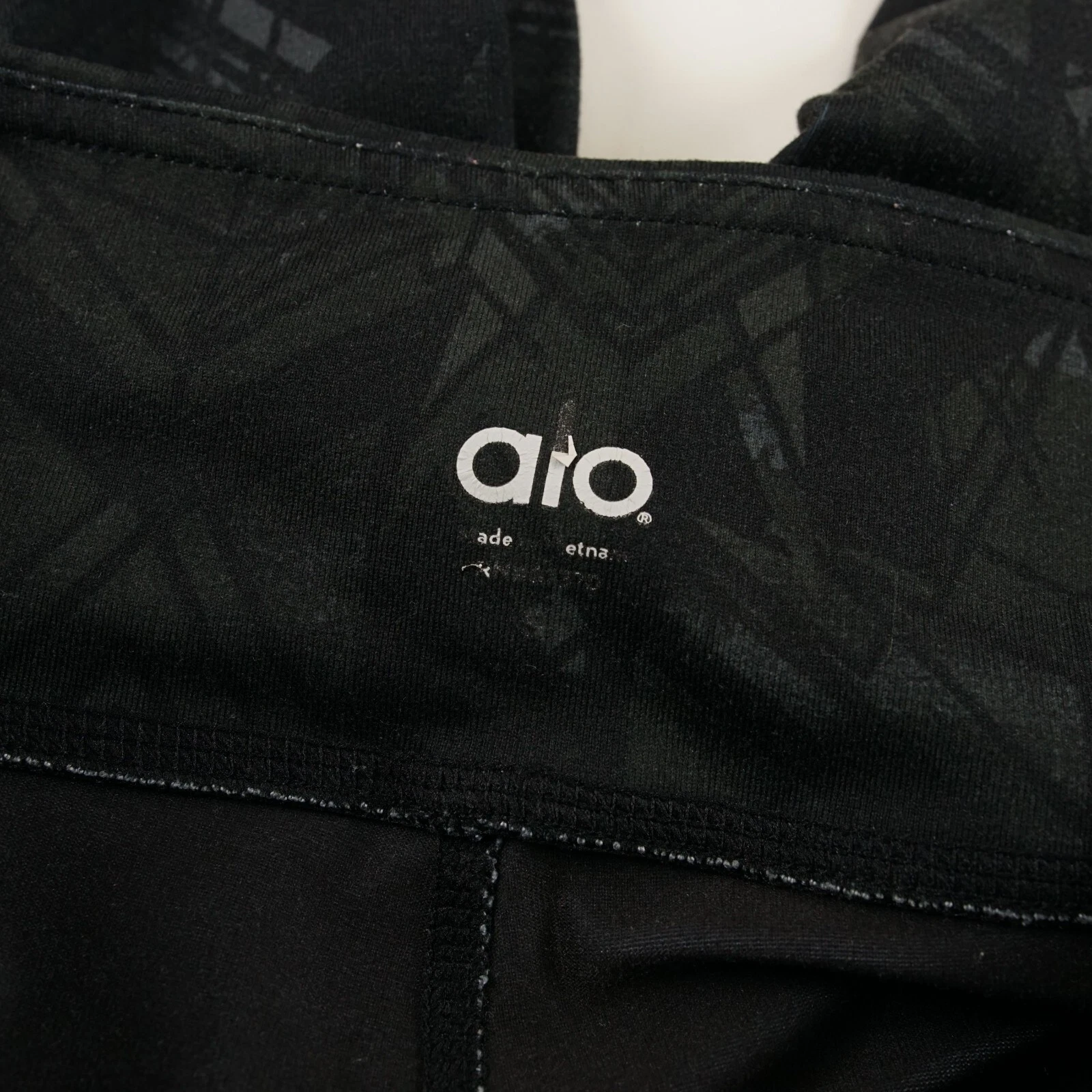 alo-yoga green Print Capri leggings