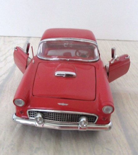 Danbury Mint 1956 Ford Thunderbird Red Diecast 1:24 - Picture 7 of 9