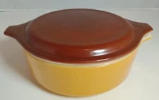 Pyrex Harvest Brown / Gold 1 Pint - 471 with Brown Lid Casserole 