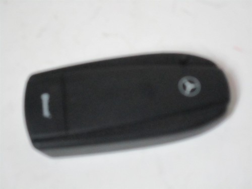 2004-2009 Mercedes-Benz Bluetooth PUCK Module Adapter B6 787 6131  - Picture 2 of 6