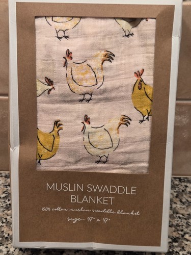 New Boutique Mud Pie Girl Pink Chicken Farm Print Muslin Swaddle Blanket 47 X 47 - Picture 1 of 3