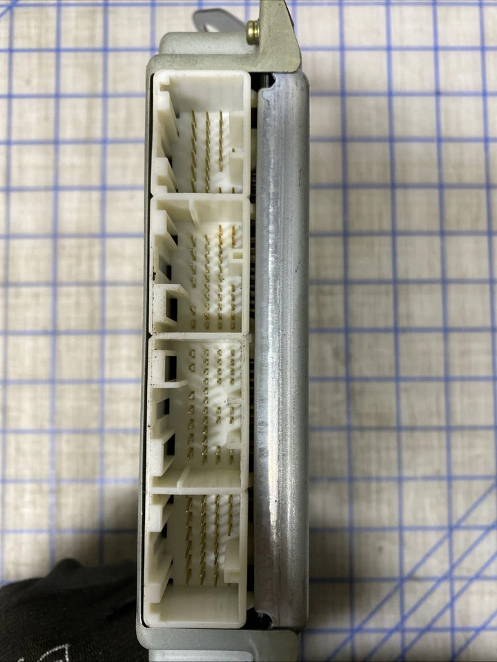 Subaru Forester X 2005 2,5 L 5 velocidades motor computador 22611AJ550 ECU 1122008442 ECM Foto 2 de 3