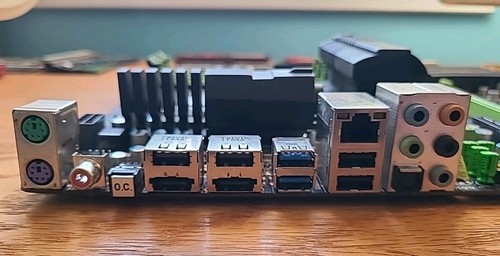 GIGABYTE G1.SNIPER MOTHERBOARD PLUS i7-990X CPU FAST SHIP - Picture 4 of 5