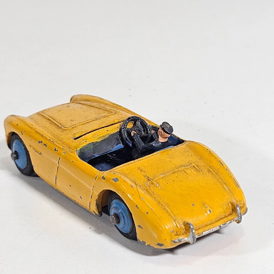 Dinky Toys 109 Austin-Healey 100 Vintage Diecast Coche Color Amarillo Carrocería Repuestos. Foto 3 de 4