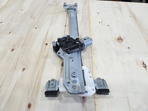 2014-2019 GMC Sierra Silverado Passenger Rear Window Motor Regulator 138K - Picture 4 of 9