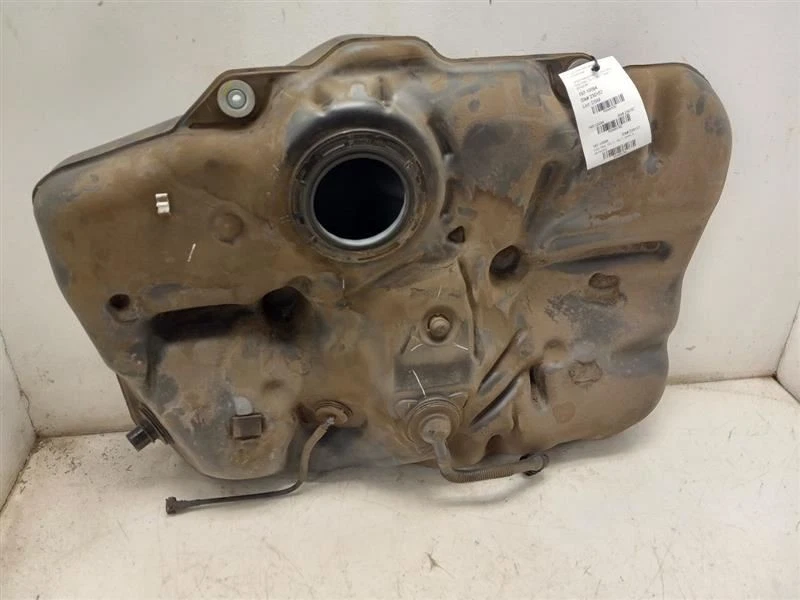 19-20 TOYOTA AVALON SE 16 GALLON GASOLINE FUEL TANK ASSEMBLY  - Image 2 of 4