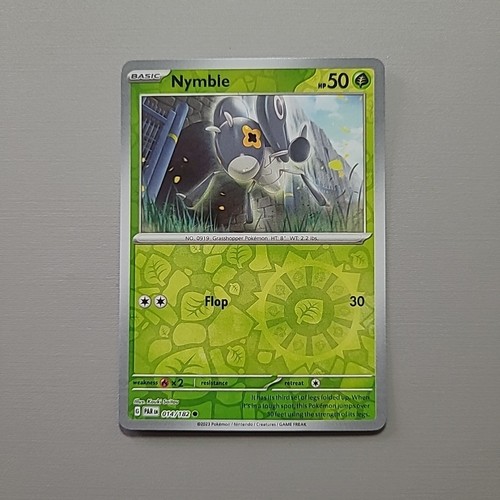 Tarjeta de JCC Pokémon - Nymble - Holograma Inverso (14/182 - Grieta Paradoja) Casi Nueva - Imagen 1 de 2