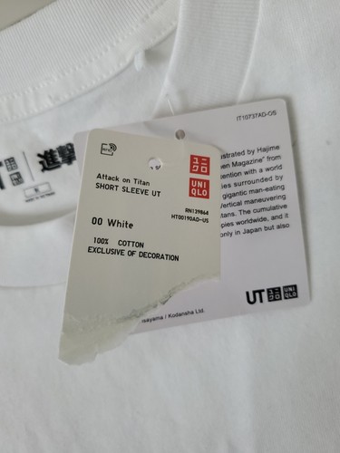Uniqlo T-Shirt Men's M White Graphic Print Attack on Titan UT Archive Manga NWT - Bild 3 von 5