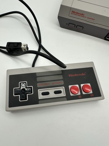 Nintendo NES Classic Edition Console W/Controller- Tested/ 2016 - Picture 4 of 13
